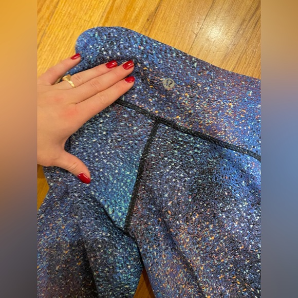 Lululemon wunderunder leggings size 0 galaxy splatter print, gently used - Picture 3 of 5
